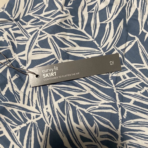 Loft Pencil Skirt - Picture 5 of 5